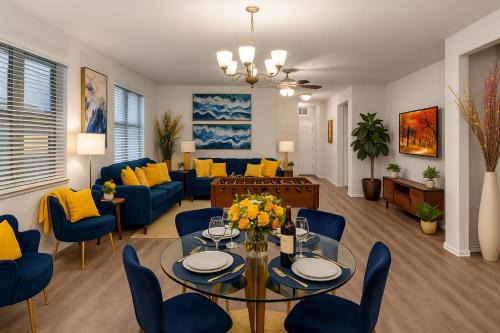 Lincoln Park House | Homify360 - The Escape One Level Home Long Stay