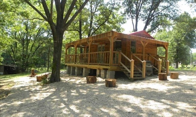 Disney Cabin | Honeymoon Studio Cabin, with Hot Tub in Disney Ok