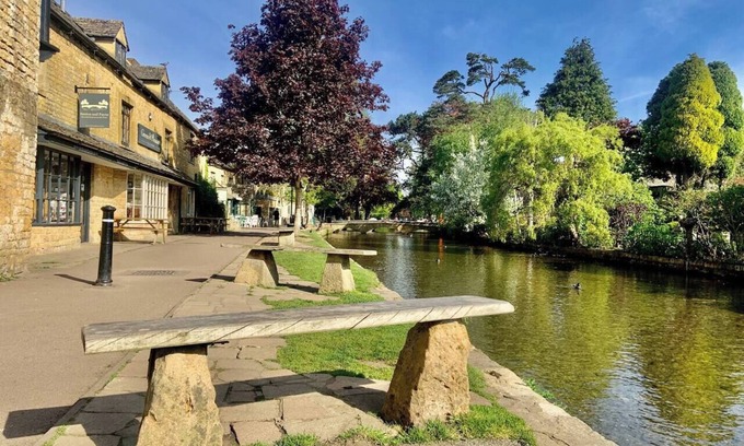 Bourton House | Honeystone Cottage sleeps 8 - Bourton on the Water