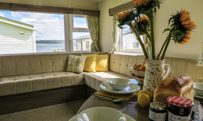 Porthcawl Cabin | Honeysuckle