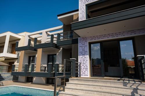 Asprovalta Apartment | Horeizons Modern Living
