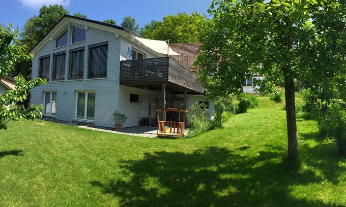 Schienen House | Höri holiday home on the idyllic Untersee, artist corner on Lake Constance