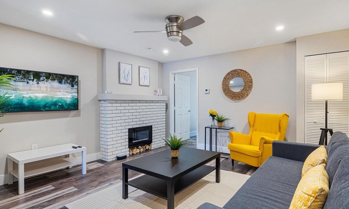 Harbordale Apartment | Horizon: Mins to Las Olas & Beach