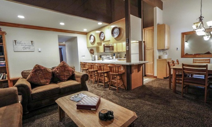 Sierra Holiday Apartment | Horizons 4 #168 condo
