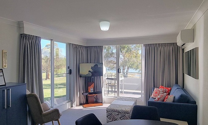 Jindabyne Apartment | Horizons Resort 405 - Central Lakefront Jindabyne Apartment with resort amenities