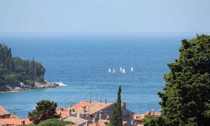 Rovinj Apartment | HORIZONT One-Bedroom Apartment with Sea View