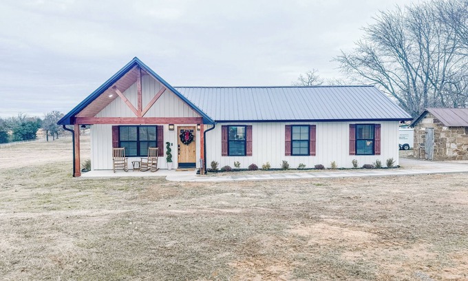 Stigler Cabin | Horton LodgennCharming new 3-bedroom 2 bath lodge with WiFi in serene Stigler