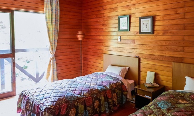 Yusuhara-cho Hotel | Hosenbo Lodge Nonsmoking Westernstyle twin room in the main building Breakfast included /Seiyo Ehime