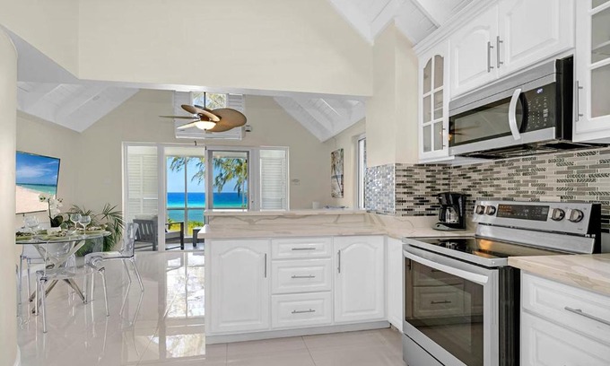 St.Bran's Burg Apartment | Hospitality Expert F36 Beach front Pool & Chef