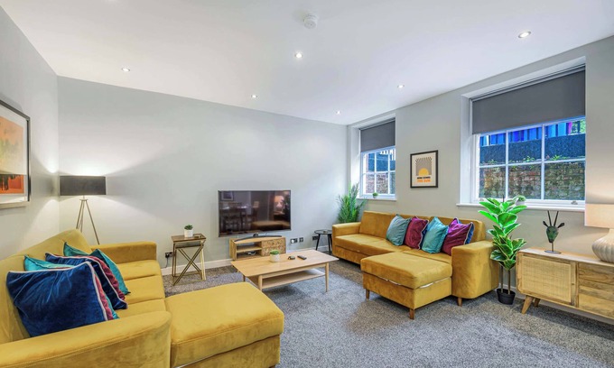 Georgian Quarter Apartment | Host & Stay | Georgian Quarters @ Canning I & II