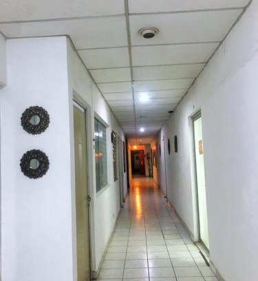 San Salvador House | Hostal 5224