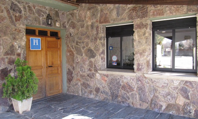 El Cabaco Hostel | Hostal Las Cavenes del Cabaco