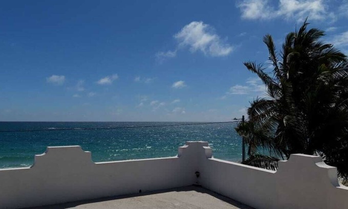 Puerto Villamil Hotel | Hostal los Delfines