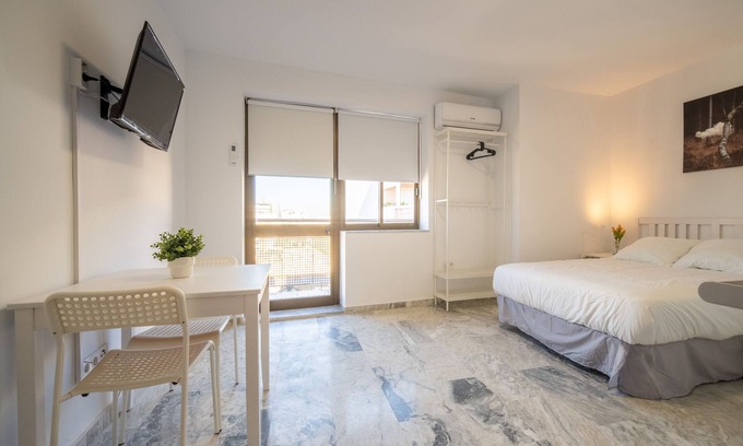 Huelva Apartment | Hostal Palacio Hotel París - Habitación 6A2