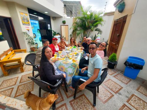Manta House | HOSTAL SAN MARINO
