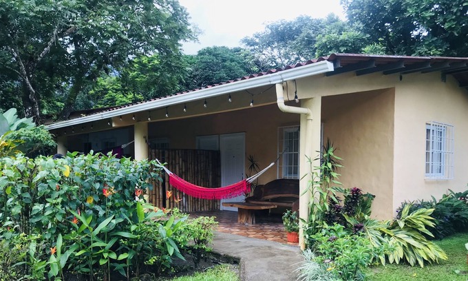 El Valle de Anton Cabin | Hostel Lopez El Valle