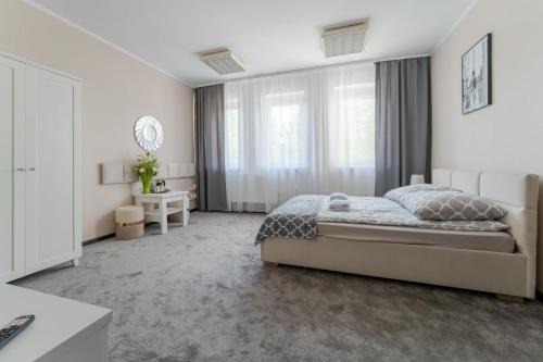 Jelenia Gora Hostel | Hostelio - Tanie i komfortowe pokoje, parking, sklep na miejscu