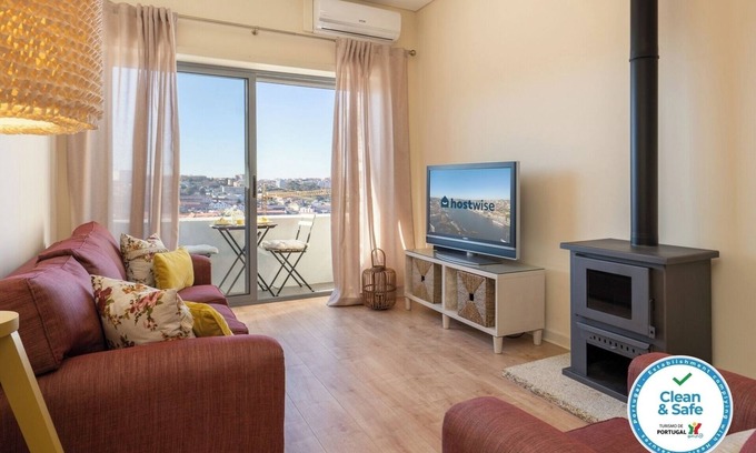 Santa Marinha Apartment | HostWise - Gaya Avenue 101 - Flat w/Balcony