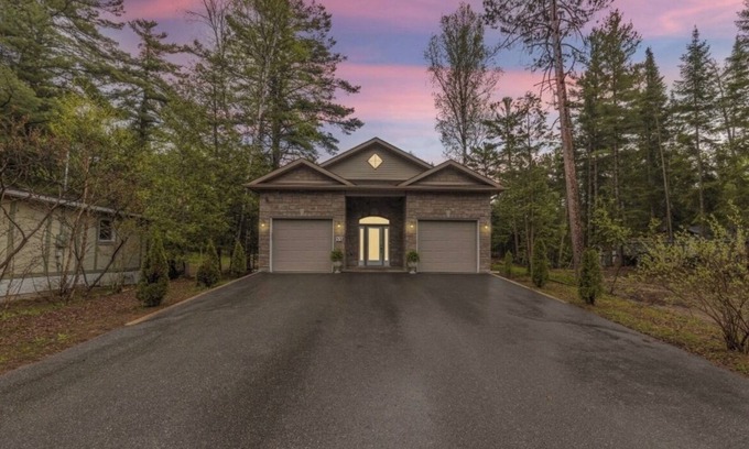 Wasaga Beach House | Hot March Deal at the Perfect Getaway