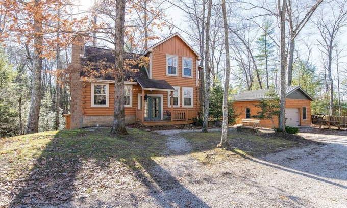 Rogers Apartment | Hot Tub - Climber`s Haven - Red River Gorge KY