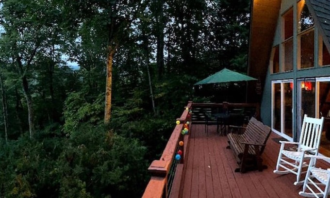 Wolf Laurel Cabin | HOT TUB, Unique A-Frame Cabin, Walk to ski resort