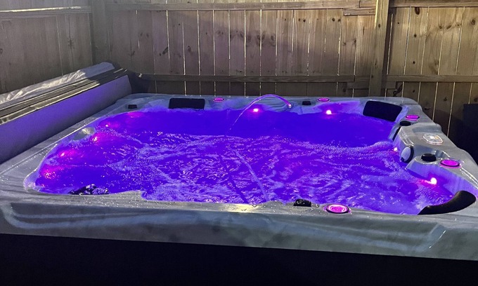 Myrtle Beach House | Hot Tub with Beach House One Block To the Beach