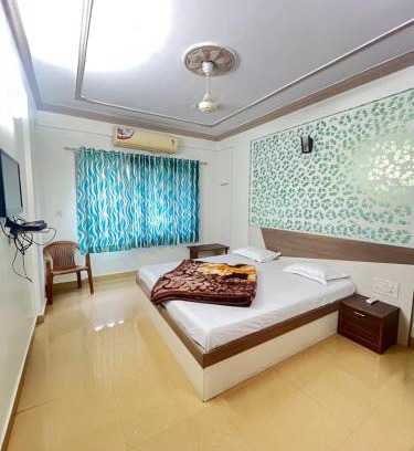 Nathdwara Hotel | Hotel Ashutosh I 300mtr from shreenathji temple I 966o9o1oo6