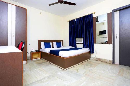 Bhubaneshwar Apartment | Hotel Blue Moon Near Station With Free Net & Parking Services
