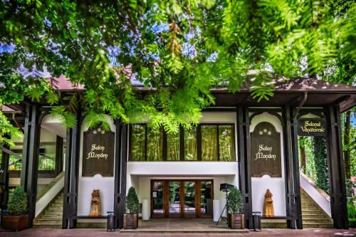 Pitesti Hotel | Hotel Cornul Vanatorului