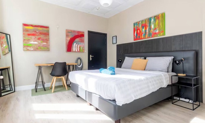 Historical Center Bruges Hotel | Hotel Entree Brugge - Charming hotel in picturesque Brugge with AC, WiFi