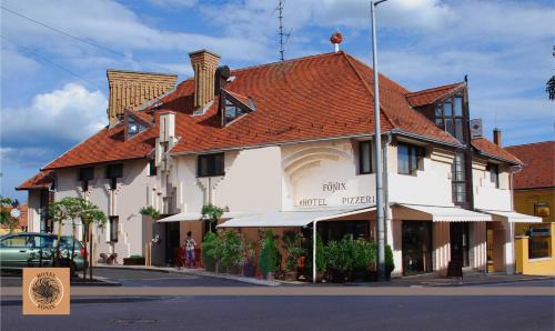 Pecs Hotel | Hotel Főnix