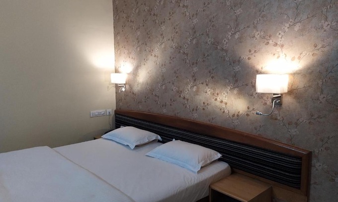 Sindhi Camp Hotel | Hotel Gaurav