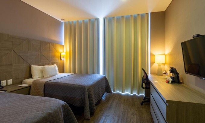 Leon Hotel | Hotel Glow Point - Mulza