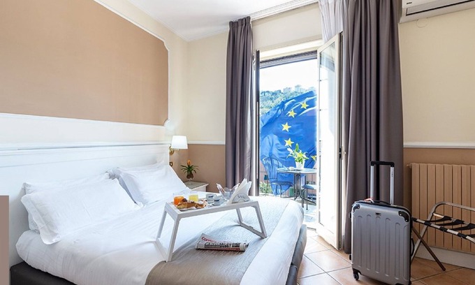 Fuorigrotta Hotel | Hotel Leopardi