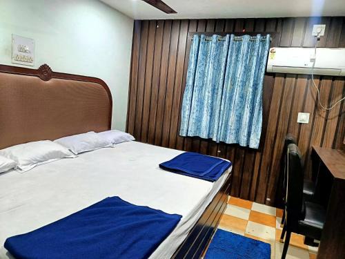 Bhubaneshwar House | Hotel Luxurious #PVR# Beside Bhubaneswar Railway Station With Free WIFI & Good Services