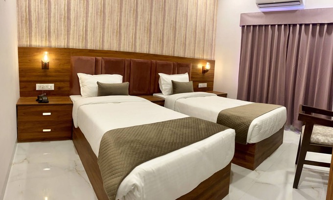 Indore Hotel | Hotel Mumbai House LIG Indore