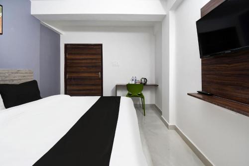Bhubaneshwar Hotel | Hotel O Kalyani Golden Key