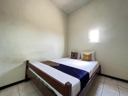 Dinoyo Hotel | Hotel O Kost Berkah Near Kebun Teh Wonosari