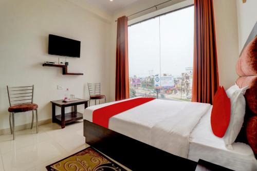 Shivalik Nagar Hotel | HOTEL O R1 HOME STAY Jwalapur Railway Station
