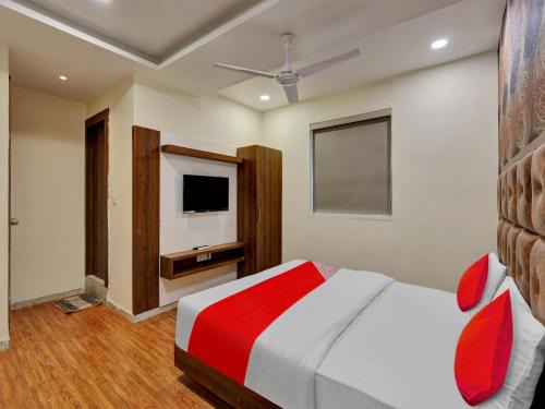 Vadodara Hotel | Hotel O VR INN Makar Pura Railway station