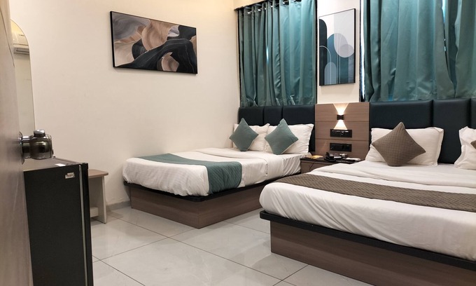 Ahmedabad Hotel | Hotel Paris Plaza