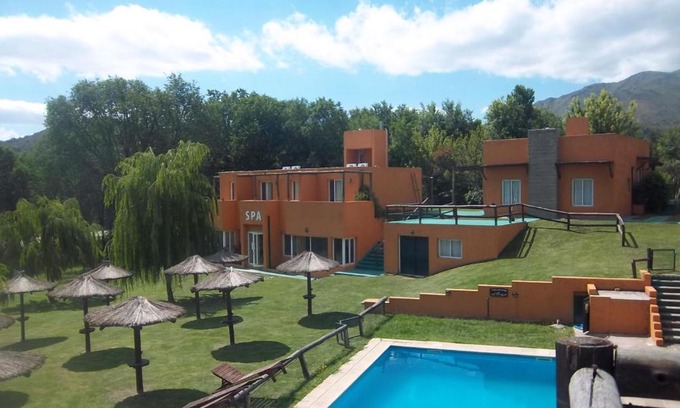 Potrero de los Funes Hotel | Hotel Posada Terrazas con pileta climatizada