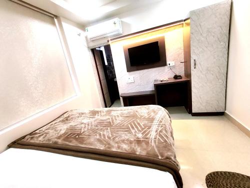 Vrindavan Hotel | Hotel RN Residency - Near Prem Mandir Vrindavan