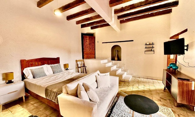 Santa Maria Ahuacatlan Apartment | Hotel Room, one block from the Lake centr 4