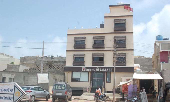 Dwarka Hotel | Hotel Shree Vallabh