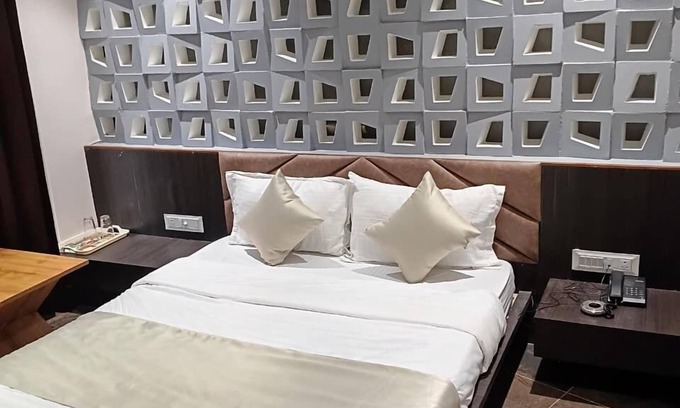 Ahmedabad Hotel | HOTEL SHYAM VILLA