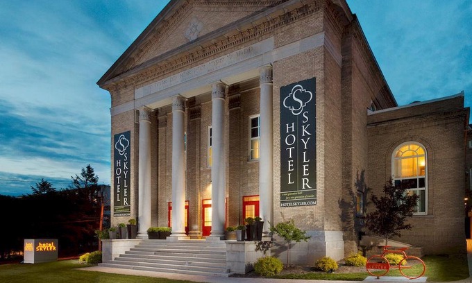 Downtown Syracuse Hotel | Hotel Skyler Syracuse Tapestry Collection by Hilton
