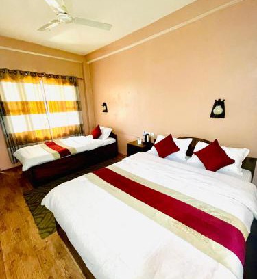 Sauraha Hotel | Hotel Tree Tops- A Serene Friendly Hotel in Sauraha