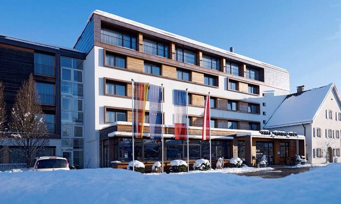 Feldkirch Hotel | Hotel Weisses Kreuz - INCL. LIFT PASS Double room, shower/wc, HB