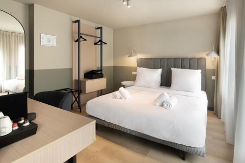 Red Light District Hotel | Hotel Zeedijk City Centre